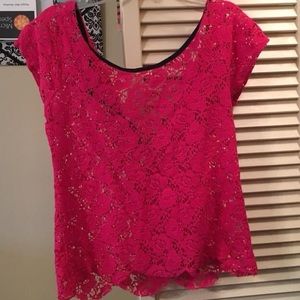 Cute little lace top. Crop fit.